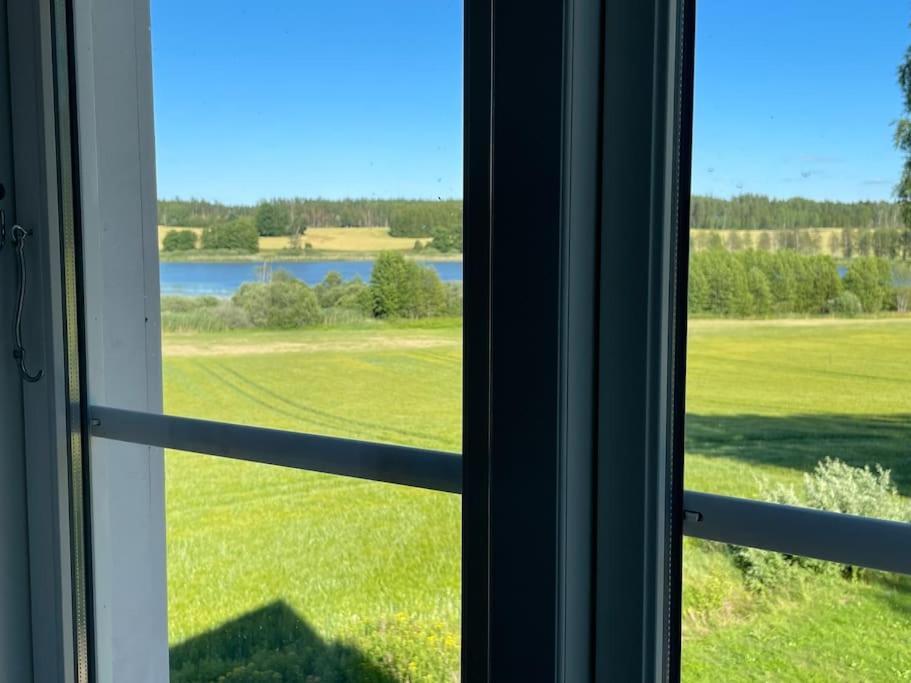 Gard Med Egen Sjoe Med Bryggbat, Nyrenoverat! Katrineholm község Kültér fotó